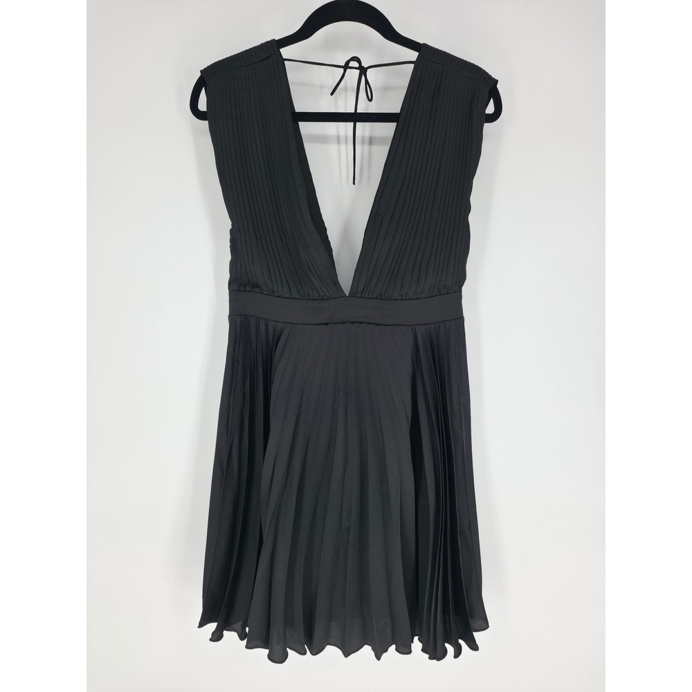 ABERCROMBIE & FITCH BLACK MINI DRESS MEDIUM TALL NWT PLEATED PLUNGE V-NECK FLIRT
